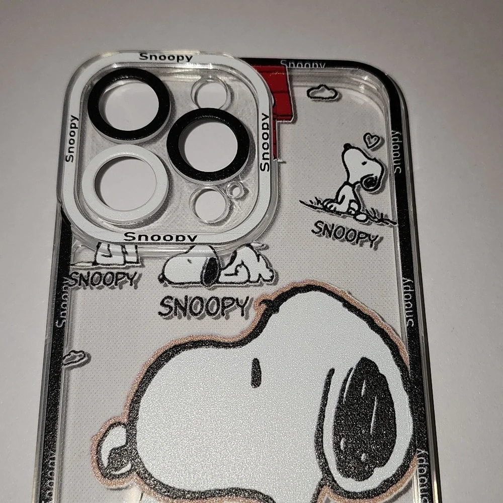 Brand new Apple IPhone 🍎 15 Pro Max Peanuts Snoopy soft Silicone Phone